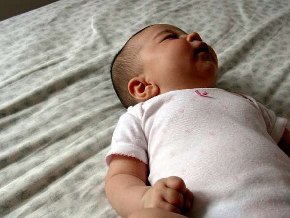 新生宝宝肚脐脱落后怎么护理新生儿肚脐用什么消毒