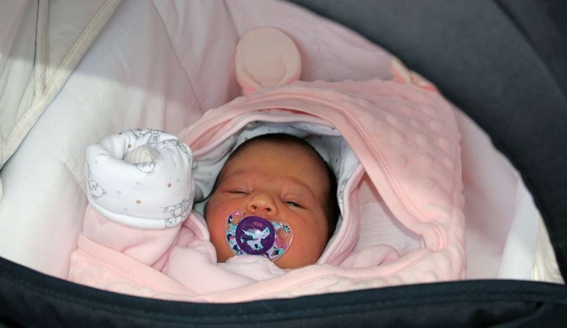 早产儿回家该怎么护理早产儿的原因都有哪些呢